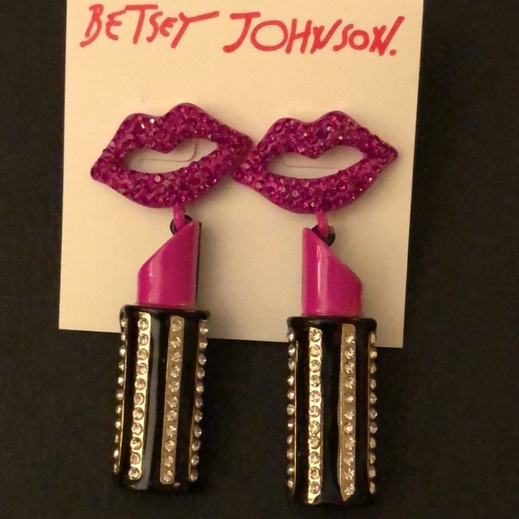 New Betsey Johnson GOING ALL OUT LIPSTICK DROP EARRINGS - Picture 4 of 10